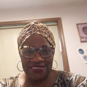 Meet your Posher, Rita